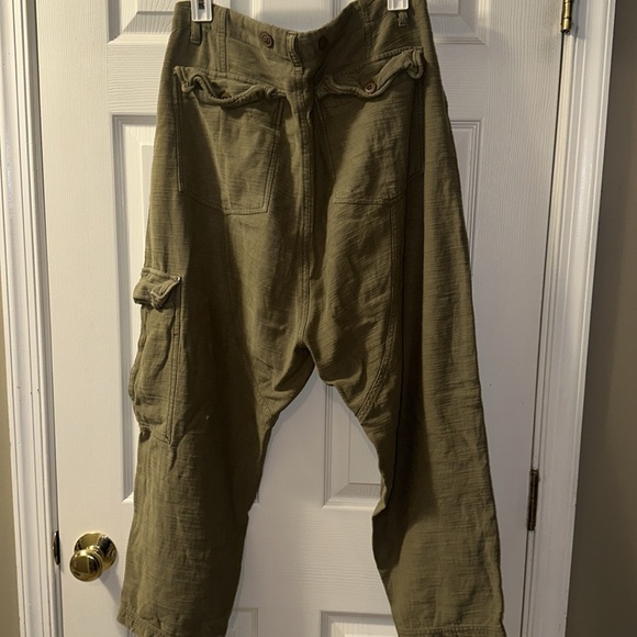 Free People Olive Green Cropped Cargo Pants - Picture 2 of 2